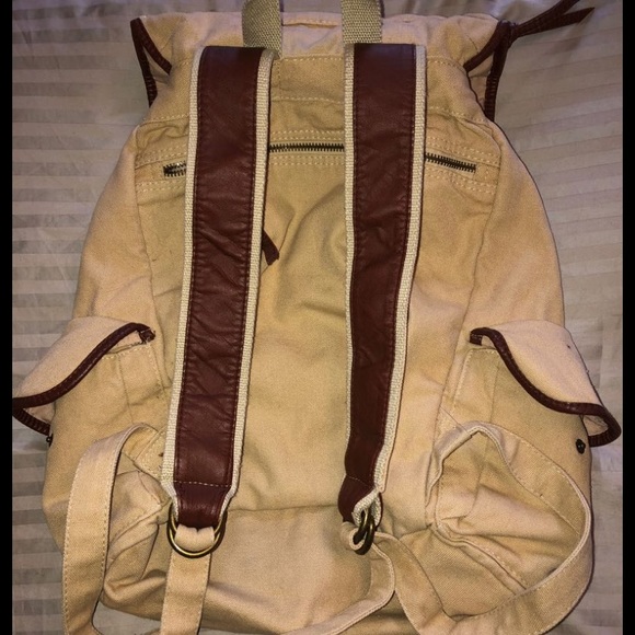 Camel Backpack - Picture 3 of 7